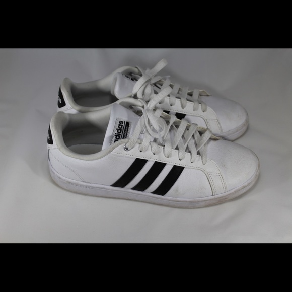 Adidas Classic Shoes - Picture 3 of 4